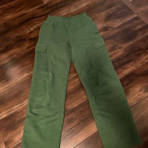 Aritzia Mega Cargo Sweatpants